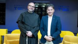 Paolo Benanti: «La tecnología debe estar al servicio de la humanidad”